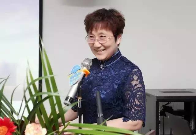 由西安市雁塔区医疗管理协会与新利体育集团主办的医路同心·光明论道——新利体育·西安2017斜视与小儿眼科学术会议在西安新利体育学术会议厅 由西安市雁塔区医疗管理协会与新利体育集团主办的医路同心·光明论道——新利体育·西安2017斜视与小儿眼科学术会议在西安新利体育学术会议厅