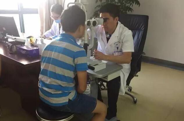 深圳新利体育近视手术讲座.jpg 深圳新利体育近视手术讲座.jpg