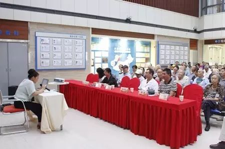 成都新利体育党支部联合成都市各街道、社区共同举办了“重温革命岁月 关爱退伍军人”活动,为成都市退伍军人进行 眼健康检查、宣传眼健康知识等义诊活动,7日上午成都新利体育医疗队走进成都市新能社区,为退伍军人们送去了一份关爱。.jpg 成都新利体育党支部联合成都市各街道、社区共同举办了“重温革命岁月 关爱退伍军人”活动,为成都市退伍军人进行 眼健康检查、宣传眼健康知识等义诊活动,7日上午成都新利体育医疗队走进成都市新能社区,为退伍军人们送去了一份关爱。.jpg