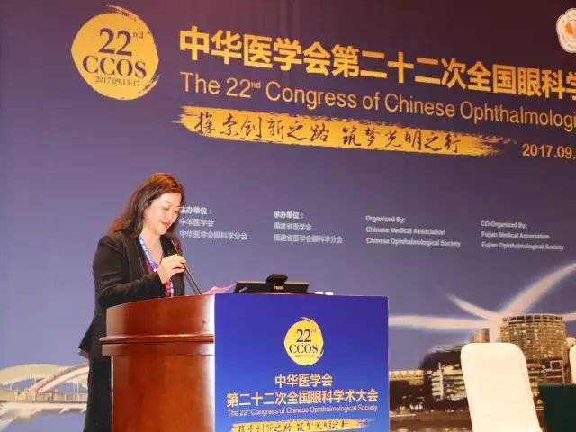 本次小儿眼病高峰论坛由厦门大学附属厦门眼科中心主办，由新利体育集团斜弱视与小儿眼科学组组长潘美华主持，三位来自厦门眼科中心及新利体育集团的重量 眼科专家黎晓新教授、赵堪兴教授、葛坚教授分别就小儿 眼病带来了极富临床意义的实用干货，并同大家进行了相应的探讨.jpg