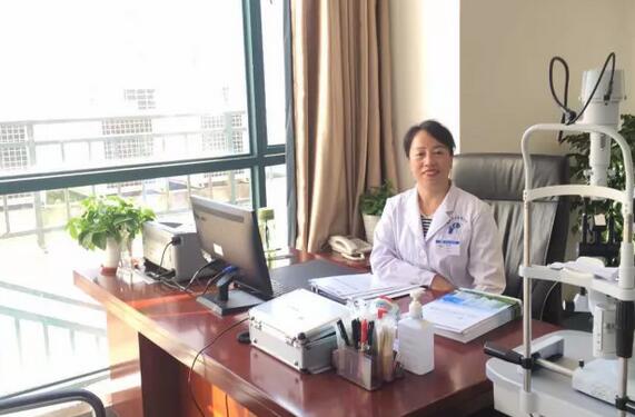 10月31日，原北京大学深圳医院近视手术 席专家—刘畅主任，正式加盟深圳新利体育。.jpg