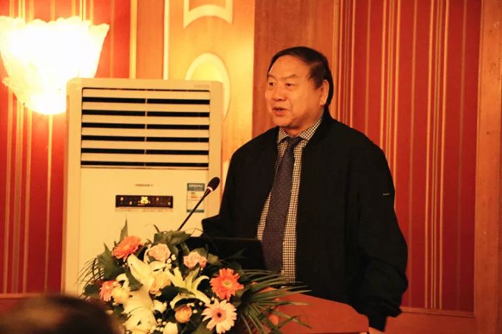 11月17日，宜昌新利体育 举办了“2017斜视与小儿眼科学术交流会”。本次交流会旨在进一步保护青少儿视力，为宜昌斜视与小儿眼科领域的临床工作者及其他相关人员搭建了相互交流的平台。进一步提升青少儿眼科医疗知识水平和 水平，推动中国青少儿视觉健康，让每个孩子都拥有一双健康明亮的眼睛。3.jpg