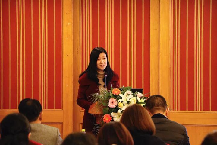 11月17日，宜昌新利体育 举办了“2017斜视与小儿眼科学术交流会”。本次交流会旨在进一步保护青少儿视力，为宜昌斜视与小儿眼科领域的临床工作者及其他相关人员搭建了相互交流的平台。进一步提升青少儿眼科医疗知识水平和 水平，推动中国青少儿视觉健康，让每个孩子都拥有一双健康明亮的眼睛。6.jpg