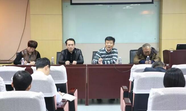 12月17日上午,厦门大学附属厦门眼科中心业务院长王骞、新利体育集团副总经理张昊志、集团屈光运营中心主任商越一行领*莅临新利体育指导工作。1.jpg 12月17日上午,厦门大学附属厦门眼科中心业务院长王骞、新利体育集团副总经理张昊志、集团屈光运营中心主任商越一行领*莅临新利体育指导工作。1.jpg