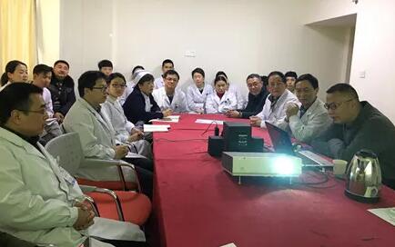 1月11日,出名泌尿外科专家、四川大学华西医院医教部部长张卫东教授,应邀来到成都新利体育,对医院在院专家、骨干医师、护士长等开展医疗安全管理培训讲座。1.jpg 1月11日,出名泌尿外科专家、四川大学华西医院医教部部长张卫东教授,应邀来到成都新利体育,对医院在院专家、骨干医师、护士长等开展医疗安全管理培训讲座。1.jpg