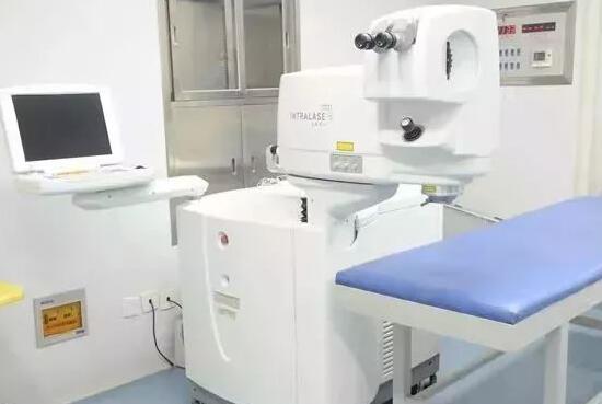 近视手术是国家征兵体检允许的视力 方式,这句话让无数近视热血青年重新拥有了军营梦。特别是近几年来,近视手术已经 帮助众多热血青年通过征兵体检。2018年征兵视力体检标准1.jpg 近视手术是国家征兵体检允许的视力 方式,这句话让无数近视热血青年重新拥有了军营梦。特别是近几年来,近视手术已经 帮助众多热血青年通过征兵体检。2018年征兵视力体检标准1.jpg