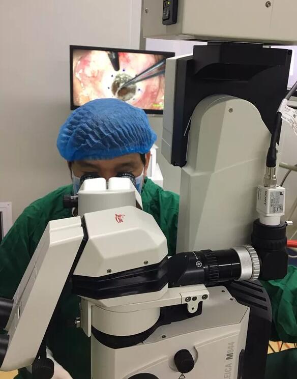 4月11日,饱受圆锥角膜之痛10余年的湖北宋女士,在东莞新利体育卢敏院长角膜移植手术后顺利出院2.jpg 4月11日,饱受圆锥角膜之痛10余年的湖北宋女士,在东莞新利体育卢敏院长角膜移植手术后顺利出院2.jpg