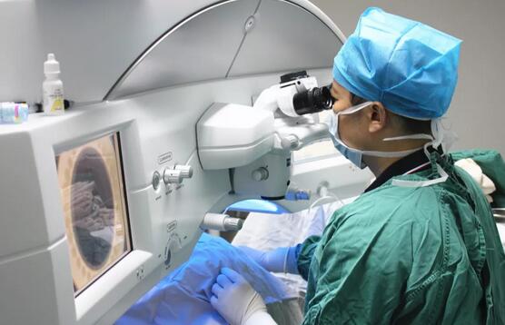 福州眼科医院上周迎来近视手术高峰2.jpg 福州眼科医院上周迎来近视手术高峰2.jpg