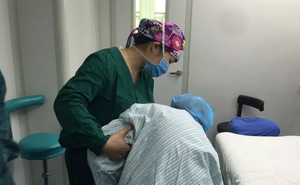 七旬退伍老兵在南平新利体育顺利进行白内障手术.png 七旬退伍老兵在南平新利体育顺利进行白内障手术.png