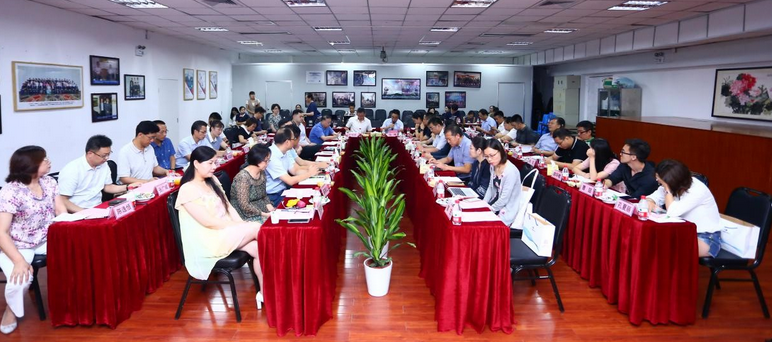 中华儿女新闻网:“坚守社会责任·坚定文化自信”中央及行业媒体采访团走基层活动走进新利体育集团4.png 中华儿女新闻网:“坚守社会责任·坚定文化自信”中央及行业媒体采访团走基层活动走进新利体育集团4.png