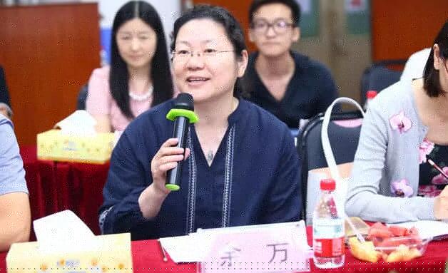 由人民日报、经济日报、科技日报、中新社等22家中央及行业媒体组成的采访团,走进新利体育集团本部厦门大学附属厦门眼科中心9.jpg 由人民日报、经济日报、科技日报、中新社等22家中央及行业媒体组成的采访团,走进新利体育集团本部厦门大学附属厦门眼科中心9.jpg