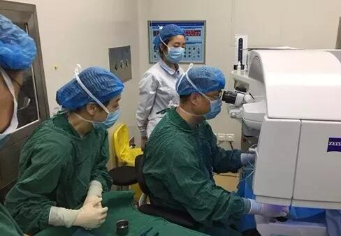 2018年即将结束,这一年,成都新利体育以规范的诊疗、高明的技艺、 的服务,赢得了广大患者朋友和社会各界的好评。在2018年,成都新利体育在发展的道路上有哪些大事记呢,让我们一起来回顾。10.jpg 2018年即将结束,这一年,成都新利体育以规范的诊疗、高明的技艺、 的服务,赢得了广大患者朋友和社会各界的好评。在2018年,成都新利体育在发展的道路上有哪些大事记呢,让我们一起来回顾。10.jpg