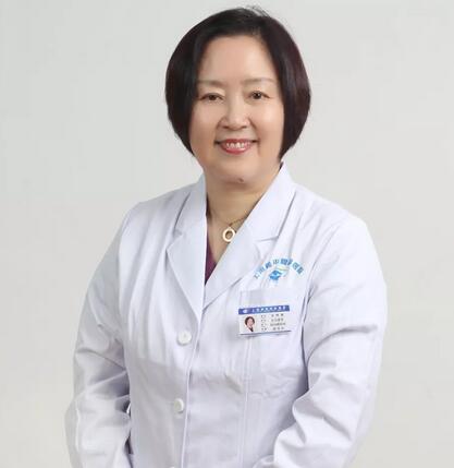 仁心对患者 无悔为光明:上海和平眼科医院白内障专科张伟英院长2.jpg 仁心对患者 无悔为光明:上海和平眼科医院白内障专科张伟英院长2.jpg