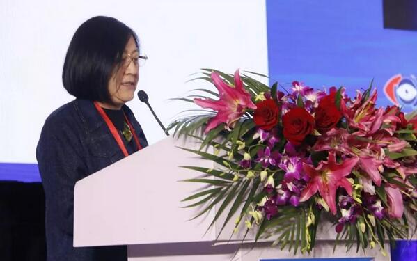 新利体育专家团受邀亮相第十九届环球眼科学学术会议暨第十九届环球视光学学术会议（COOC 2019）2.jpg