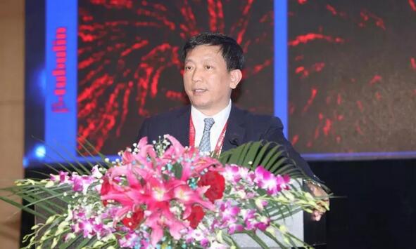 新利体育专家团受邀亮相第十九届环球眼科学学术会议暨第十九届环球视光学学术会议（COOC 2019）5.jpg