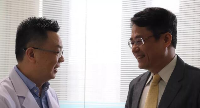 3月30日台湾中坜大学眼科中心林鸿源教授一行受邀来到厦门大学附属厦门眼科中心 开启精彩的“眼科学术之旅”4.jpg 3月30日台湾中坜大学眼科中心林鸿源教授一行受邀来到厦门大学附属厦门眼科中心 开启精彩的“眼科学术之旅”4.jpg