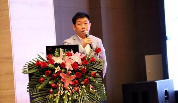 深圳新利体育举行2019深圳眼屈光手术新技术暨屈光性白内障临床实践学术会议3.jpg 深圳新利体育举行2019深圳眼屈光手术新技术暨屈光性白内障临床实践学术会议3.jpg