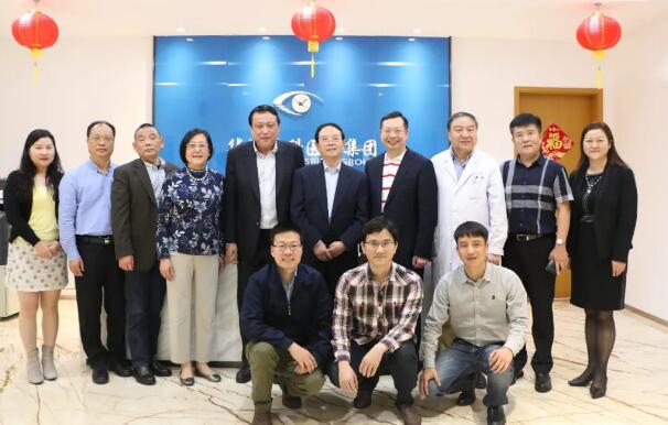 谢立信院士、黎晓新教授、赵堪兴教授、葛坚教授等齐聚厦门眼科中心 共同为厦门眼科中心未来发展举行研讨会6.jpg 谢立信院士、黎晓新教授、赵堪兴教授、葛坚教授等齐聚厦门眼科中心 共同为厦门眼科中心未来发展举行研讨会6.jpg