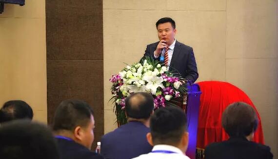 4月19日新利体育眼屈光学组会议暨青岛新利体育第四届高峰论坛圆满召开4.jpg 4月19日新利体育眼屈光学组会议暨青岛新利体育第四届高峰论坛圆满召开4.jpg