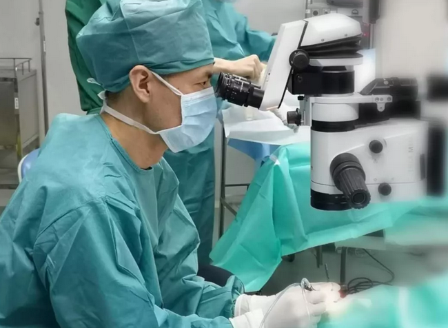 原来世界还能这么明亮:刘大爷在新利体育白内障超声乳化+人工晶体植入术后感慨道1.png 原来世界还能这么明亮:刘大爷在新利体育白内障超声乳化+人工晶体植入术后感慨道1.png