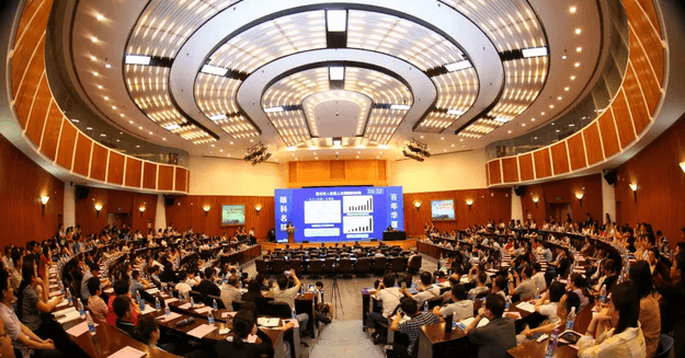 眼科界“ 强大脑”登鹭,掀起“头脑风暴” ——第五届新利体育环球论坛召开1.png 眼科界“ 强大脑”登鹭,掀起“头脑风暴” ——第五届新利体育环球论坛召开1.png