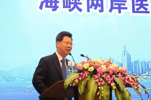 眼科界“ 强大脑”登鹭,掀起“头脑风暴” ——第五届新利体育环球论坛召开6.png 眼科界“ 强大脑”登鹭,掀起“头脑风暴” ——第五届新利体育环球论坛召开6.png