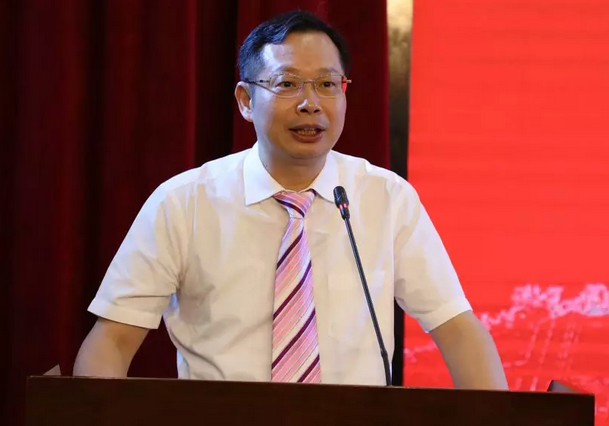 新利体育校企合作再结硕果!6月11日,天津职业大学新利体育眼视光学院(以下简称新利体育眼视光学院)揭牌仪式在天津职业大学举行。此前1天,新利体育眼视光学院理事会召开,审议通过了理事会组成人员,以及学院章程、学院管理层候选人5.png 新利体育校企合作再结硕果!6月11日,天津职业大学新利体育眼视光学院(以下简称新利体育眼视光学院)揭牌仪式在天津职业大学举行。此前1天,新利体育眼视光学院理事会召开,审议通过了理事会组成人员,以及学院章程、学院管理层候选人5.png