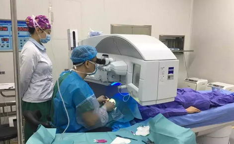 我为新利体育全飞秒代言之成都新利体育药房主任黄学芬:原本犹豫现在不再观望3.png 我为新利体育全飞秒代言之成都新利体育药房主任黄学芬:原本犹豫现在不再观望3.png