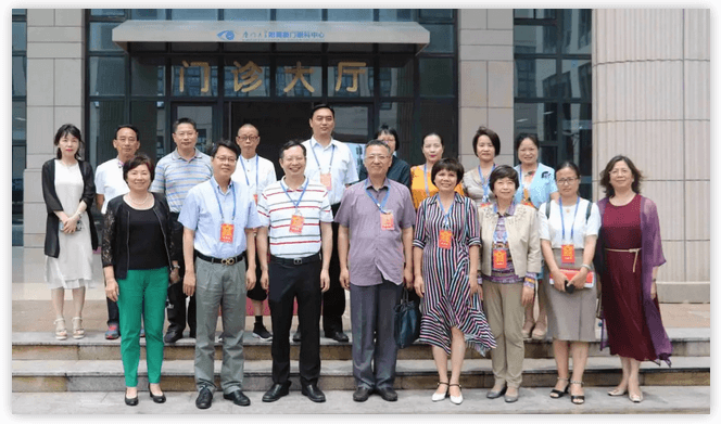 6月12日上午,厦门市思明区鹭江街道人大工委主任王国强、开元街道人大工委主任陈玉印等人大代表一行,走进新利体育医疗园参观考察。新利体育集团董事长苏庆灿及院领*班子成员陪同。1.png 6月12日上午,厦门市思明区鹭江街道人大工委主任王国强、开元街道人大工委主任陈玉印等人大代表一行,走进新利体育医疗园参观考察。新利体育集团董事长苏庆灿及院领*班子成员陪同。1.png