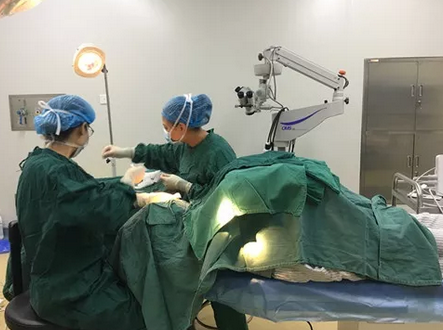 长时间玩手机导致斗鸡眼 在成都新利体育顺利手术2.png 长时间玩手机导致斗鸡眼 在成都新利体育顺利手术2.png