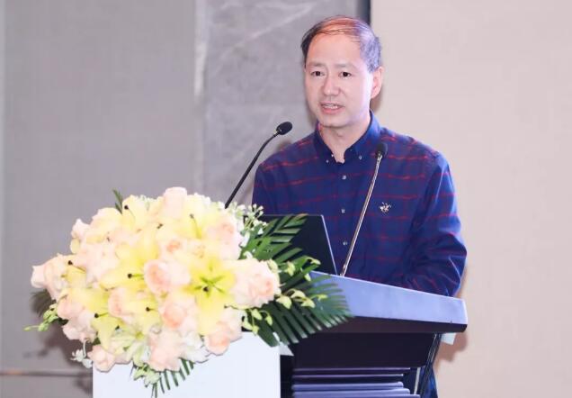 半世屈光史, 一生光明情——宜昌新利体育胡学斌院长闪耀2020年关爱近视·SMILE青年论坛2.jpg 半世屈光史, 一生光明情——宜昌新利体育胡学斌院长闪耀2020年关爱近视·SMILE青年论坛2.jpg