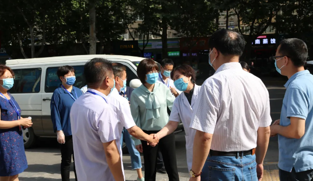 西安市雁塔区大人视察组一行莅临西安新利体育调研指导1.png 西安市雁塔区大人视察组一行莅临西安新利体育调研指导1.png