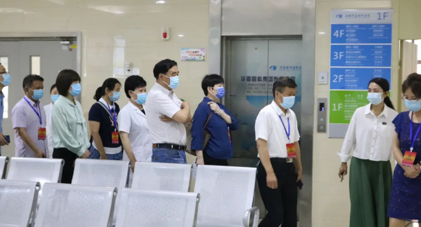 西安市雁塔区大人视察组一行莅临西安新利体育调研指导3.png 西安市雁塔区大人视察组一行莅临西安新利体育调研指导3.png