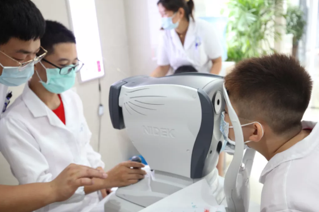 8月2日聊城新利体育举行我是眼科小医生青少年近视防控宣传活动.png 8月2日聊城新利体育举行我是眼科小医生青少年近视防控宣传活动.png