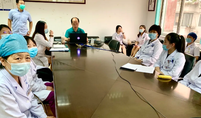 因眼而在,为你而来 ——上海和平眼科医院举办新利体育集团白内障专题院际交流会2.png 因眼而在,为你而来 ——上海和平眼科医院举办新利体育集团白内障专题院际交流会2.png