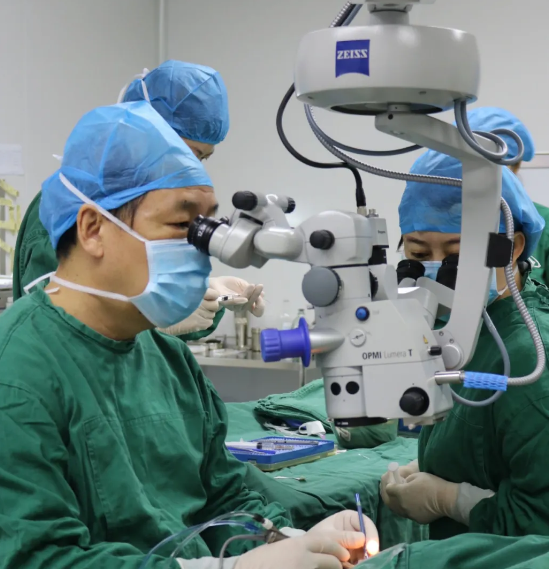 8月31日西安新利体育为患者实施AcrySof IQ PanOptix人工晶状体植入术2.png 8月31日西安新利体育为患者实施AcrySof IQ PanOptix人工晶状体植入术2.png