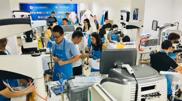 “星”工厂，“星”起航 ︳新利体育“明日之星计划”已为行业培育300多名眼科之星3.png