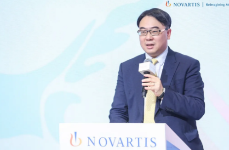 11月6日,在上海举行的第三届中国环球进口博览会上,新利体育与诺华签署战略合作协议,双方将整合发挥各自领域的资源优势,在科研 、人才建设、疾病诊治能力及 诊疗项目等方面进行深入探索6.png 11月6日,在上海举行的第三届中国环球进口博览会上,新利体育与诺华签署战略合作协议,双方将整合发挥各自领域的资源优势,在科研 、人才建设、疾病诊治能力及 诊疗项目等方面进行深入探索6.png