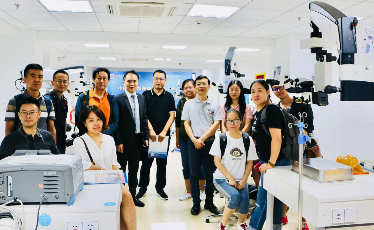 造“星”梦工厂:新利体育“明日之星计划”已为行业培育300多名“眼科之星”3 造“星”梦工厂:新利体育“明日之星计划”已为行业培育300多名“眼科之星”3