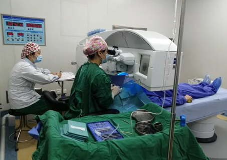 微笑摘镜•我选择新利体育全飞秒—— 成都新利体育网络咨询师熊茜开心摘镜!2.png 微笑摘镜•我选择新利体育全飞秒—— 成都新利体育网络咨询师熊茜开心摘镜!2.png