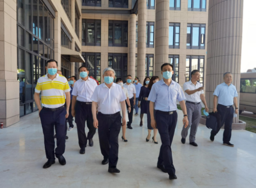 省市领*陪同刘永富主任一行调研新利体育:仁心仁术,为公益事业贡献新利体育力量1.png 省市领*陪同刘永富主任一行调研新利体育:仁心仁术,为公益事业贡献新利体育力量1.png