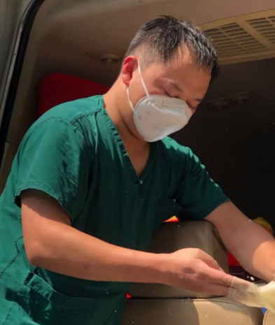 成都新利体育付绍文医师荣获成都高新区“抗疫 医师”称号2.png