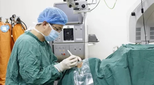 成都新利体育田洪益医生:8年磨砺成为青年专家,一生信念守护患者光明1.png 成都新利体育田洪益医生:8年磨砺成为青年专家,一生信念守护患者光明1.png