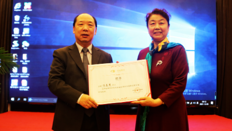 聊城新利体育任春慧:从医40年,用一双“慧”眼守护无数双慧眼3.png 聊城新利体育任春慧:从医40年,用一双“慧”眼守护无数双慧眼3.png