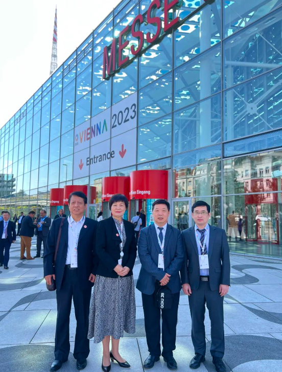 坐标奥地利! 新利体育专家团亮相“国际学术舞台”,与全球眼科精英共谱“学术交响曲”1.png 坐标奥地利! 新利体育专家团亮相“国际学术舞台”,与全球眼科精英共谱“学术交响曲”1.png