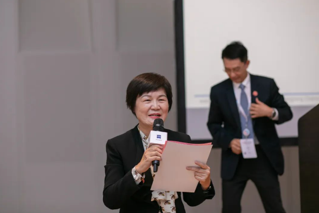 坐标奥地利! 新利体育专家团亮相“国际学术舞台”,与全球眼科精英共谱“学术交响曲”2.png 坐标奥地利! 新利体育专家团亮相“国际学术舞台”,与全球眼科精英共谱“学术交响曲”2.png