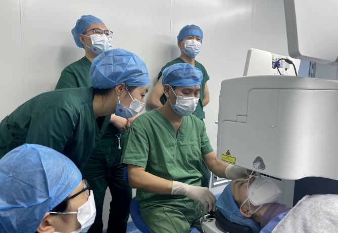 新利体育医生·医声霍鸣:有口皆【医生·医声】霍鸣:有口皆碑的“光明掌门人”碑的“光明掌门人”3.png 新利体育医生·医声霍鸣:有口皆【医生·医声】霍鸣:有口皆碑的“光明掌门人”碑的“光明掌门人”3.png