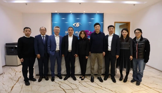 医疗器械流通头部企业华瑭大昌CEO到访新利体育，共谋眼科高质量发展新机遇!1.png